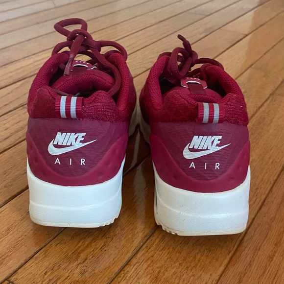 EUC Nike Air Max Motion - Picture 3 of 4